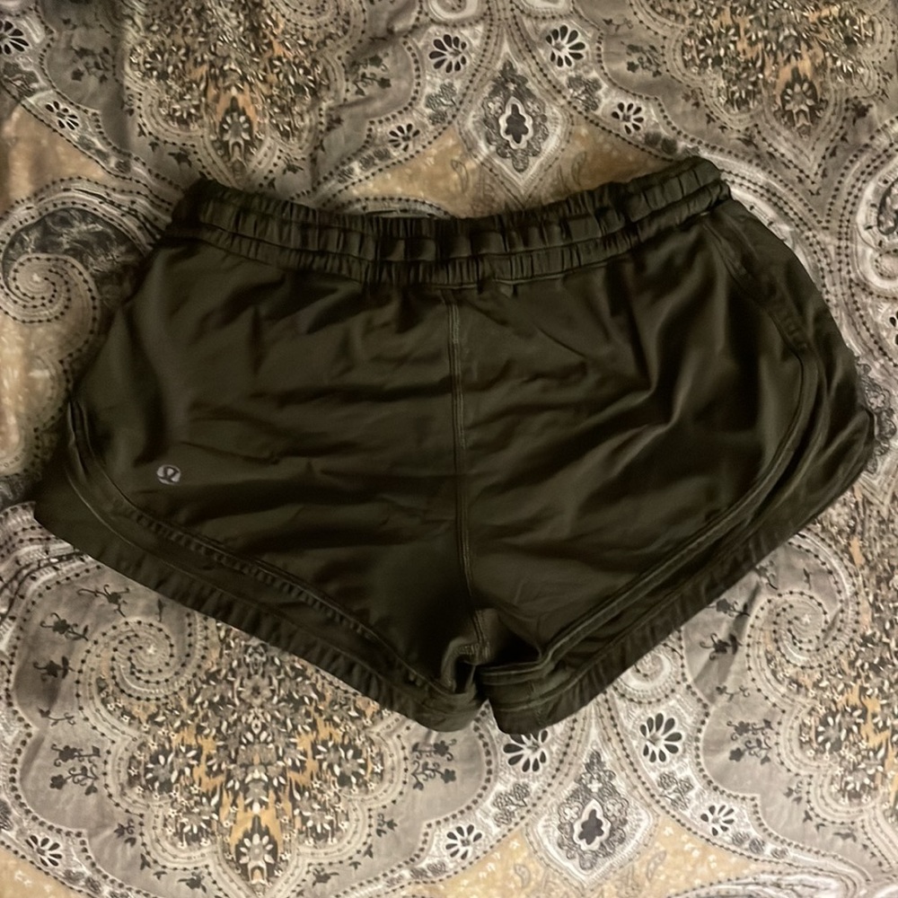 Green lulu lemon shorts - Picture 2 of 4
